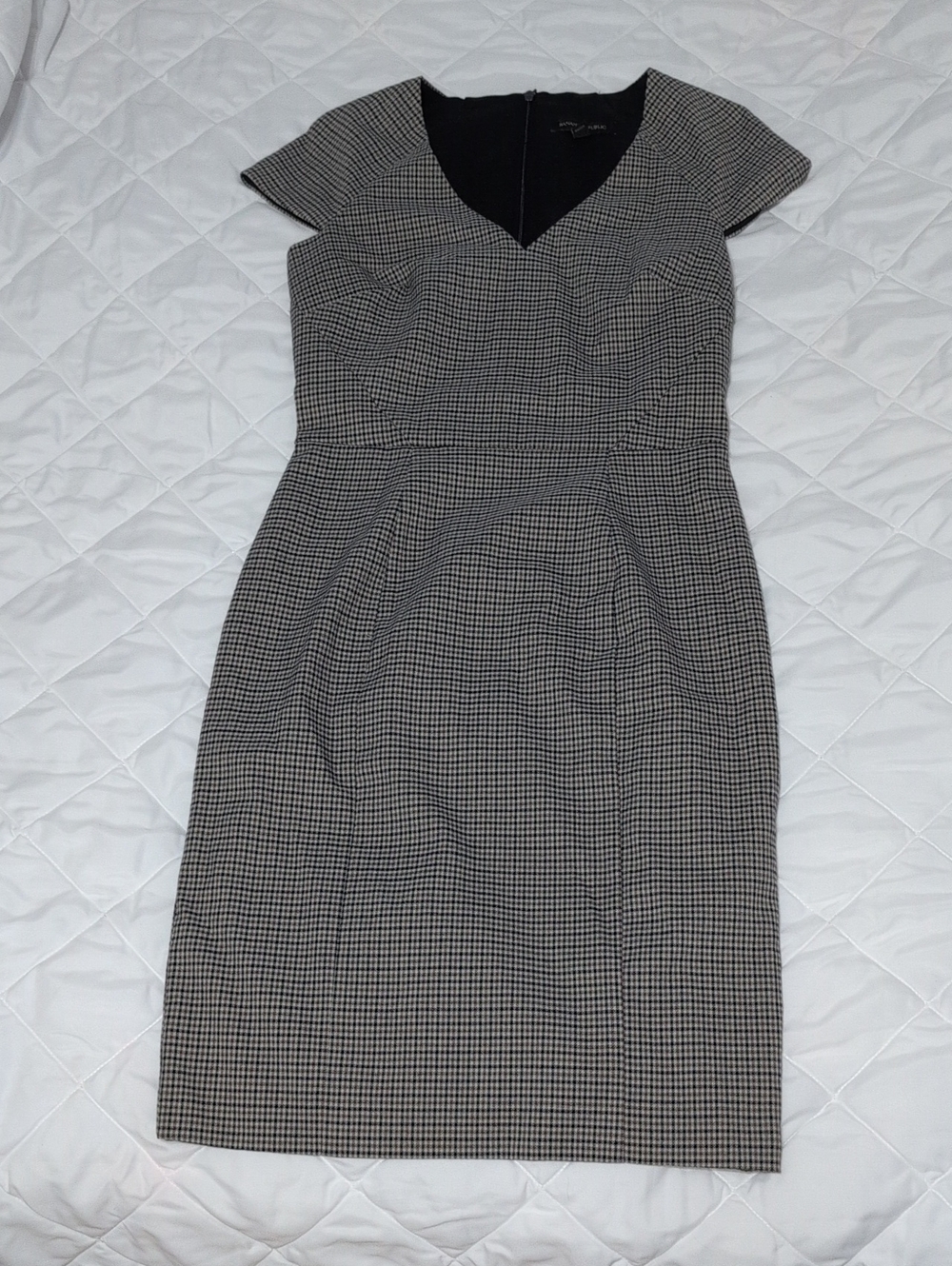 Banana Republic Black and White Houndstooth Midi Dress